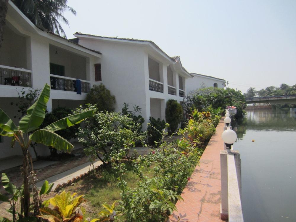 Hotel Riverside Baga Exterior foto